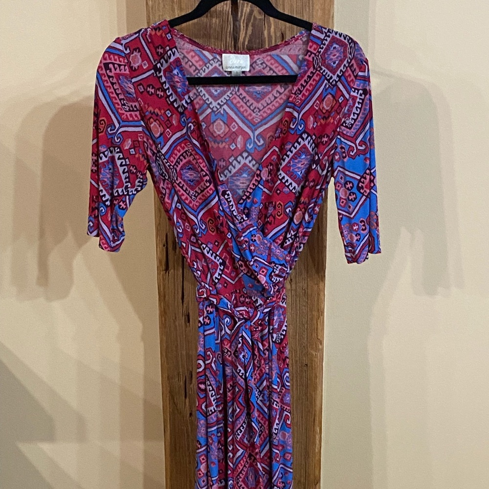 DONNA MORGAN 3/4 SLEEVE WRAP DRESS